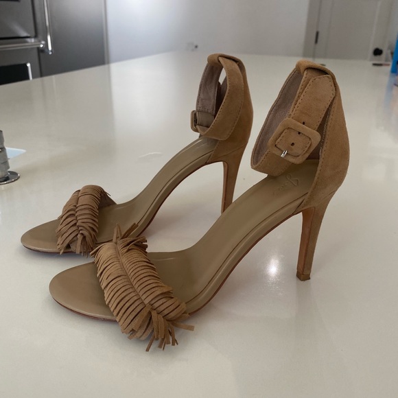 Joie Pippi Fringe Suede Sandals - Picture 4 of 7